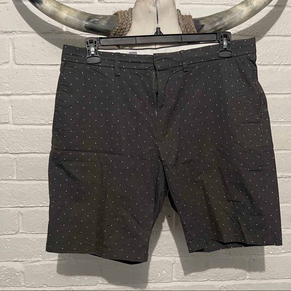 New never worn Slim Old Navy shorts